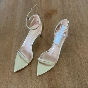 Fashion Nova Gold Pointed Toe Ankle Strap Heels Size 9 NWOT Y2K Minimalist Chic